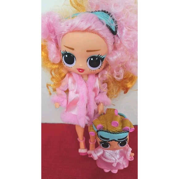 L.O.L.Surprise! Tweens Babysitting Sleepover Party with 20+ Surprises - Picture 9 of 14